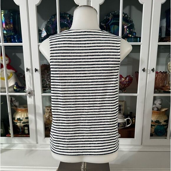 Old Navy Cropped Textured Tie-Front Sleeveless Top Size XS White w/ Navy Stripes - Picture 4 of 7